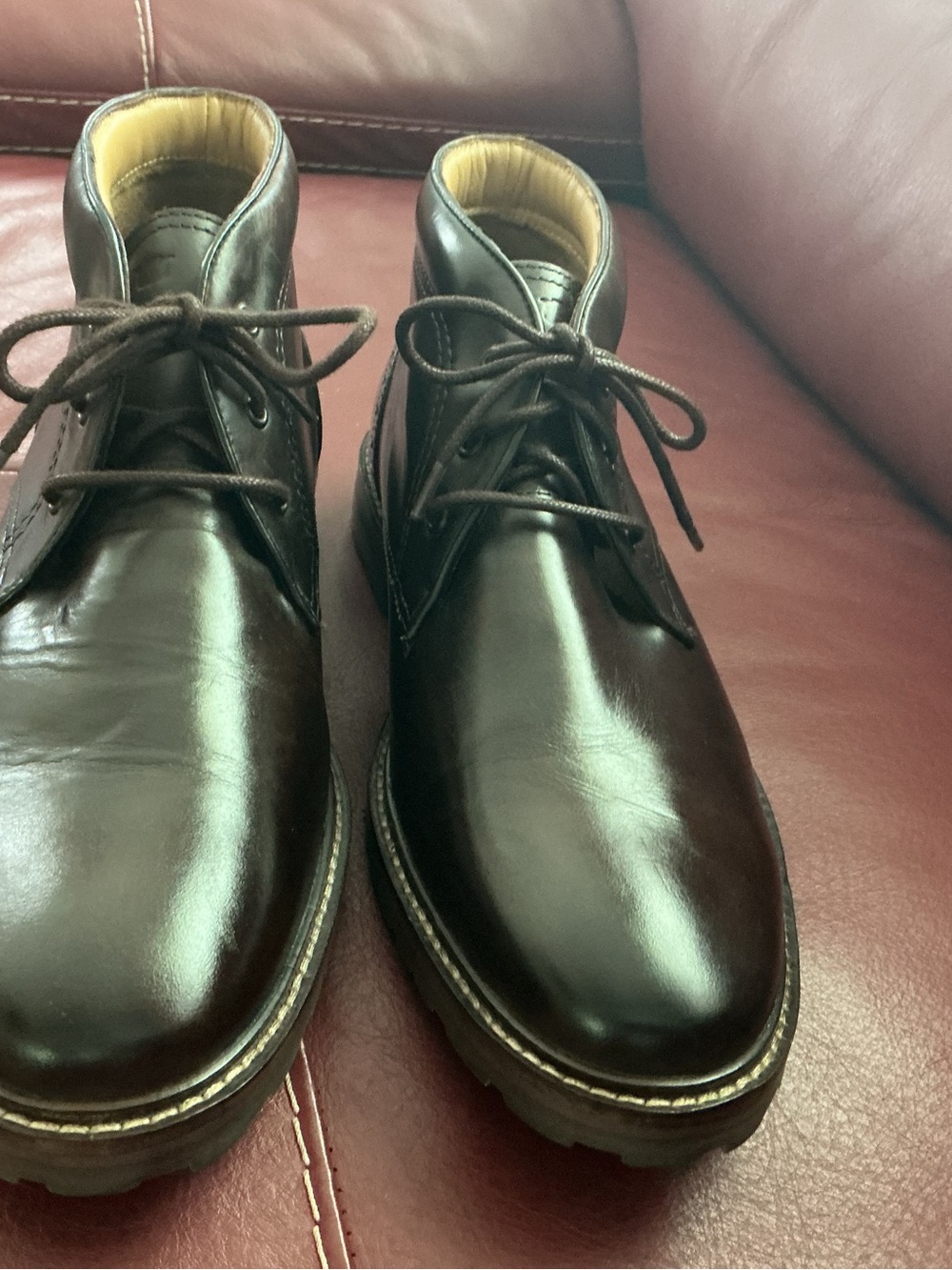 Classic Men’s Leather Chukka Boots by Florsheim Size 9